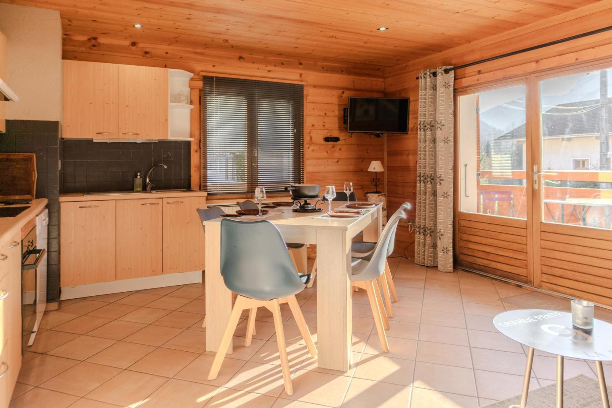 Appartement Lapreski, Spacieux, Proche Lac D'Annecy, Randonnees Montagne Thones Exterior photo